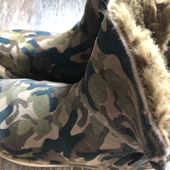 J slides, sz 8, camo, warm and so trendy - Picture 4 of 4